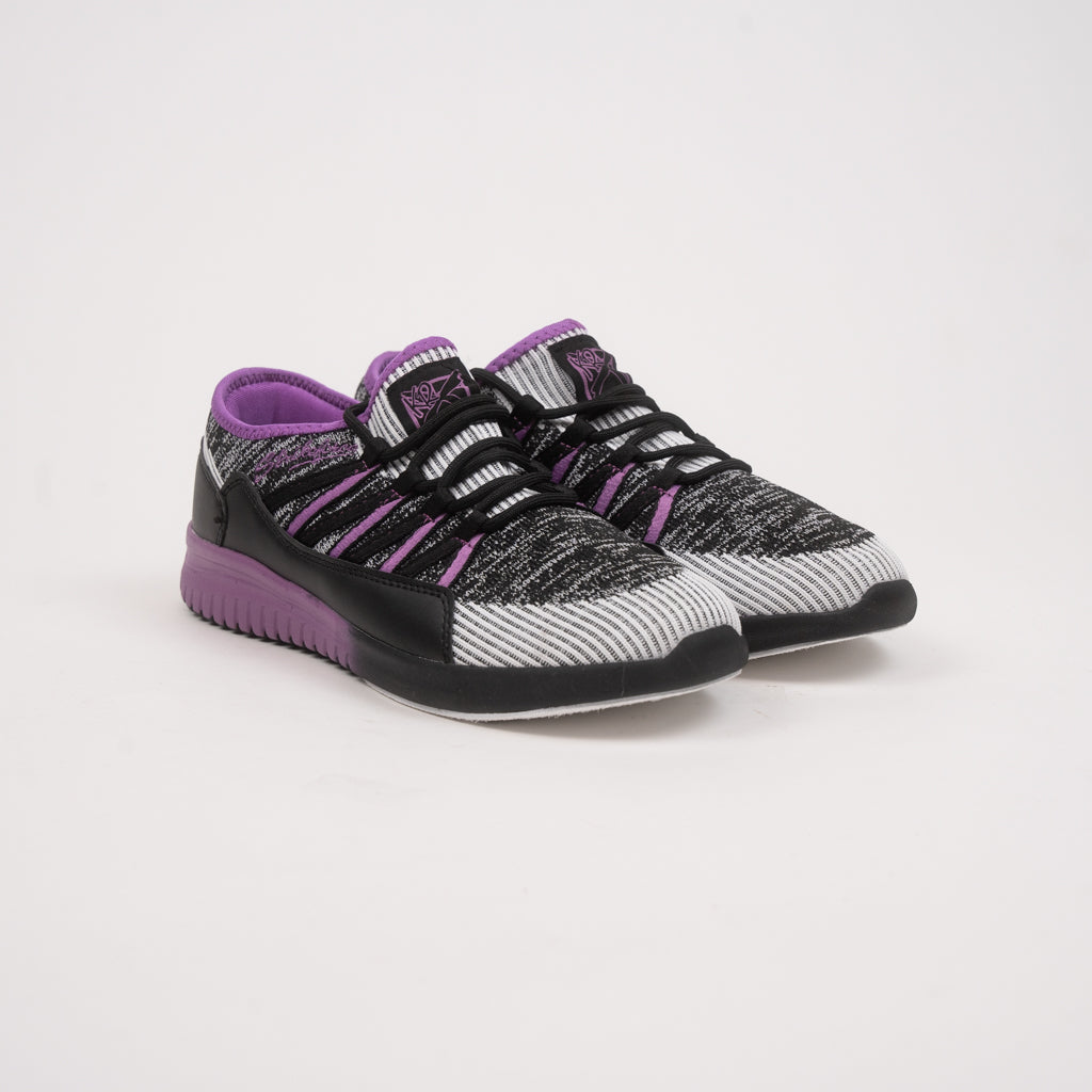 Women's bowling shoe with style and personality.