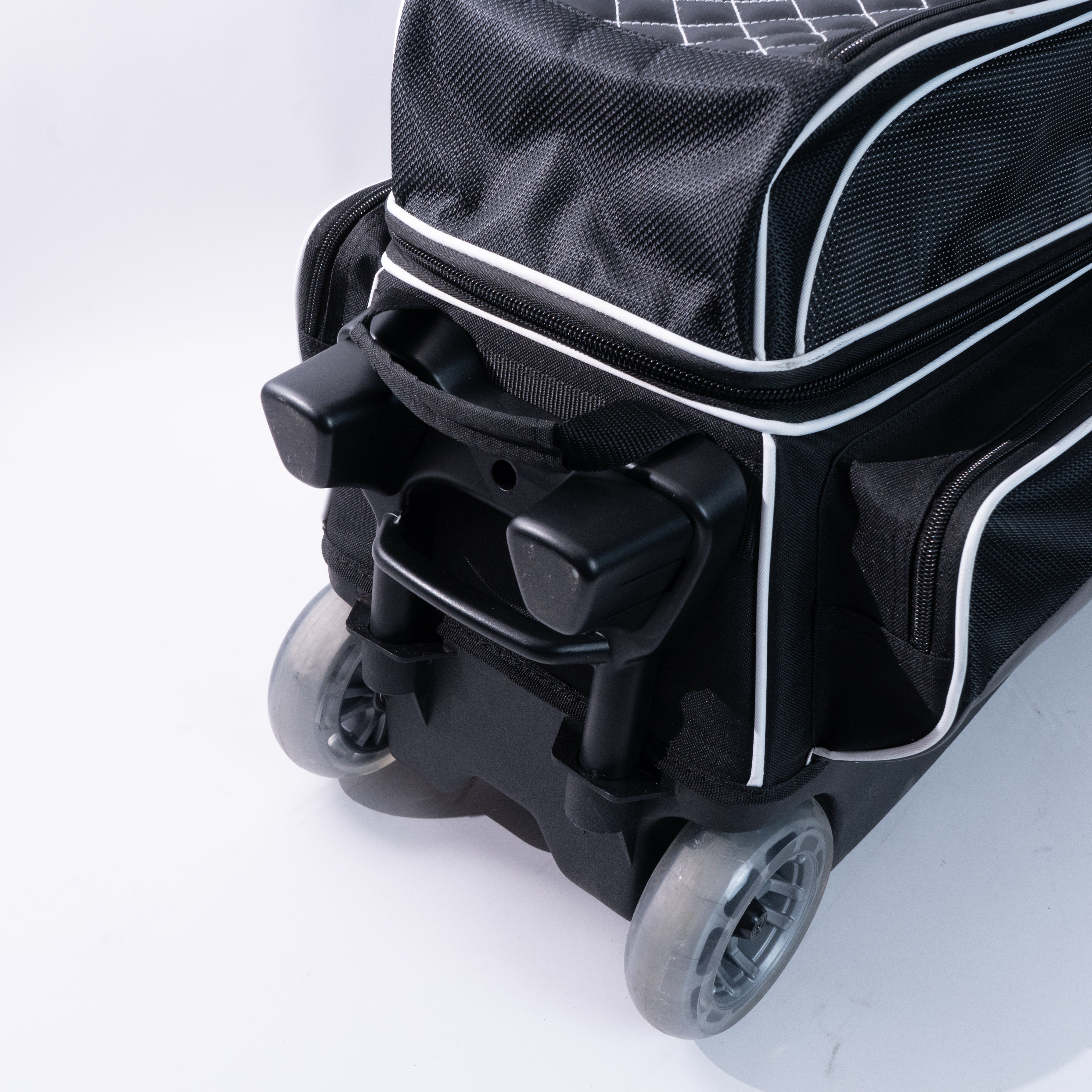 KR Strikeforce Royal Flush 360 Swivel Triple Roller Bowling Bag